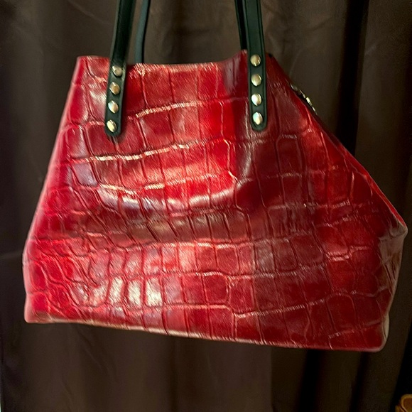 Red Hand bag - Purse - Picture 4 of 7